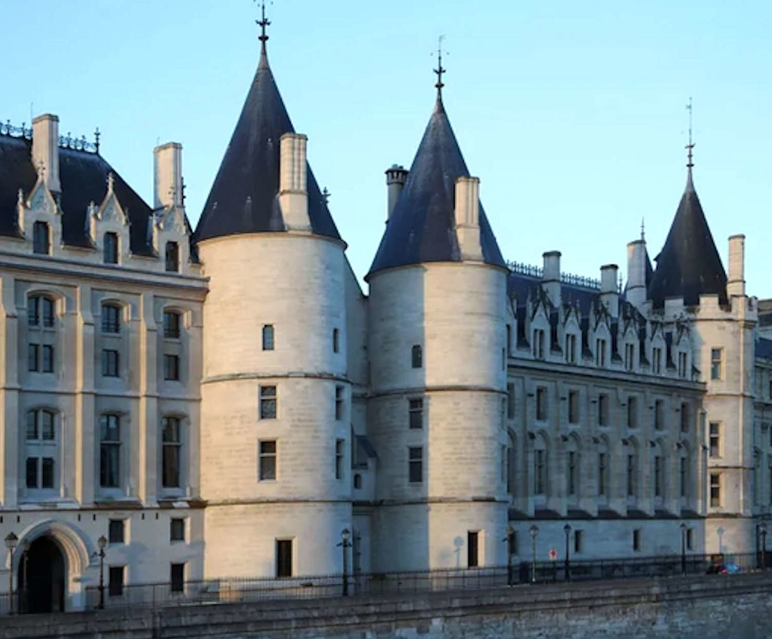 Livre: Visite du Paris médiéval (PDF) – Image 2